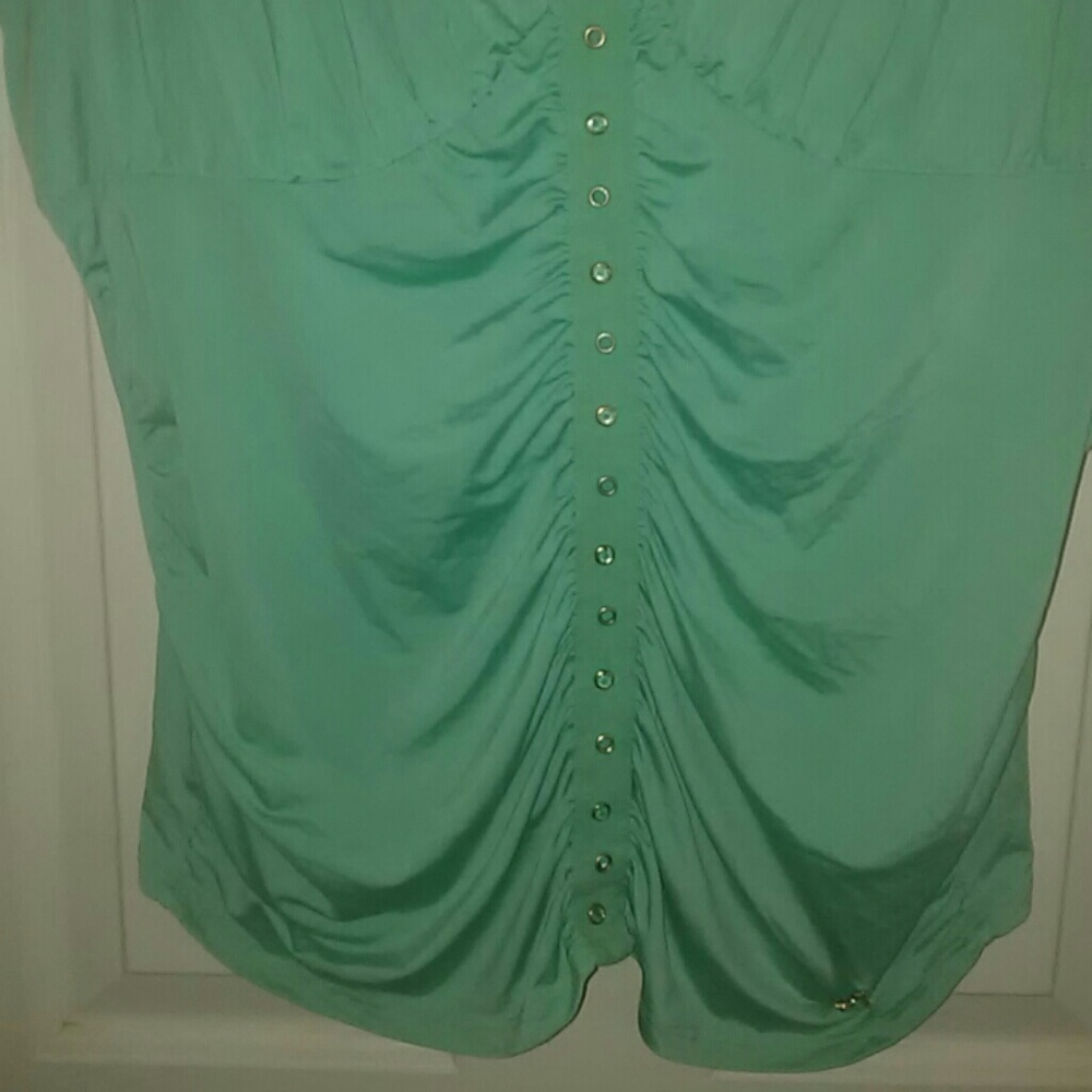 Top - Picture 3 of 4